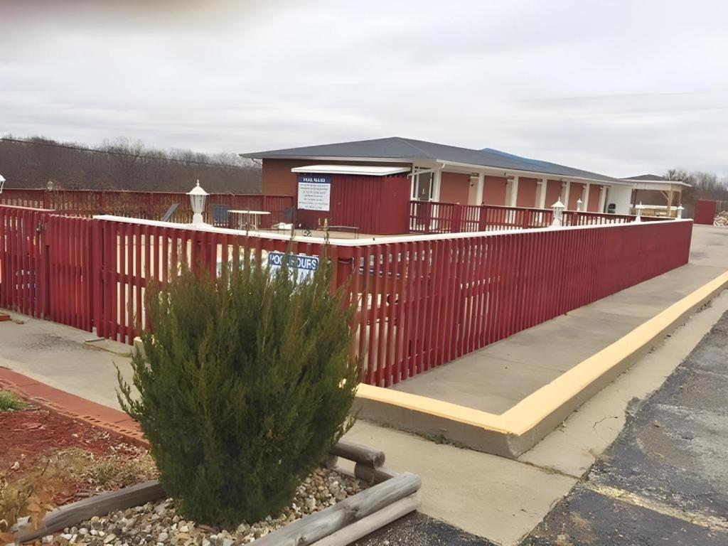 Americas Best Value Inn & Suites Macon At Sunset Dr Экстерьер фото
