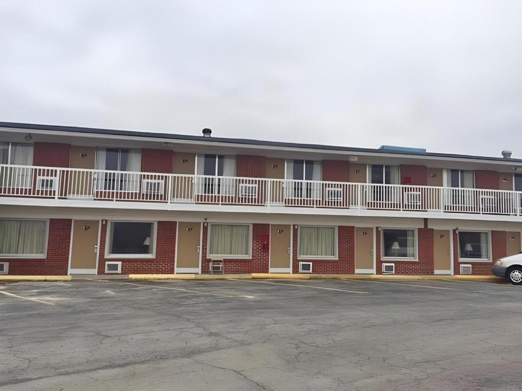 Americas Best Value Inn & Suites Macon At Sunset Dr Экстерьер фото