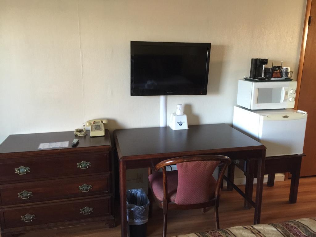Americas Best Value Inn & Suites Macon At Sunset Dr Экстерьер фото