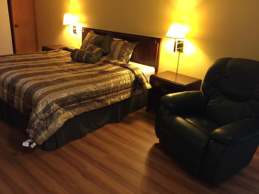Americas Best Value Inn & Suites Macon At Sunset Dr Экстерьер фото