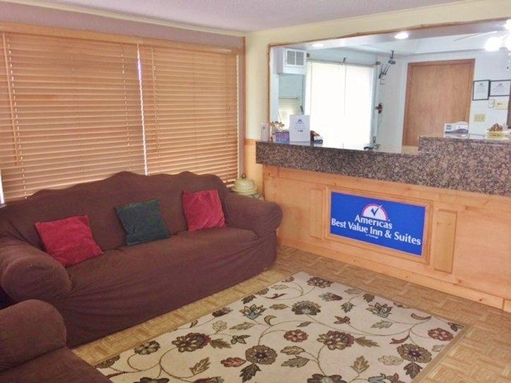 Americas Best Value Inn & Suites Macon At Sunset Dr Экстерьер фото