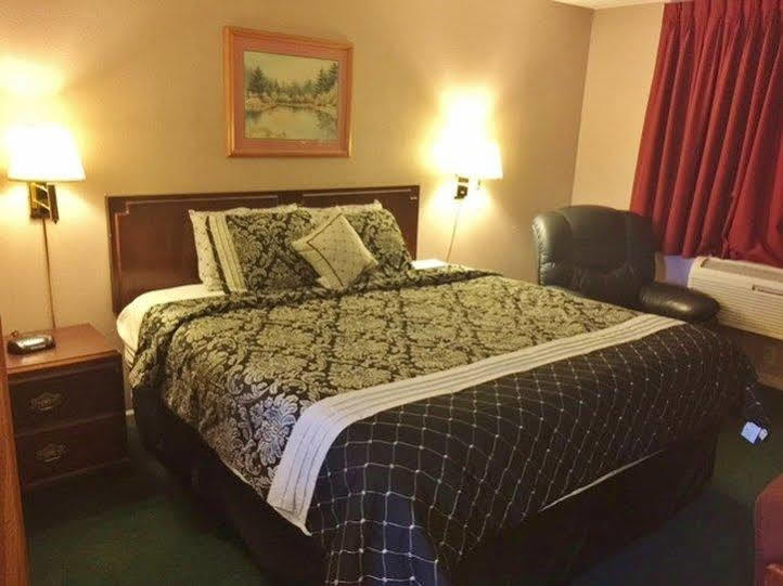 Americas Best Value Inn & Suites Macon At Sunset Dr Экстерьер фото