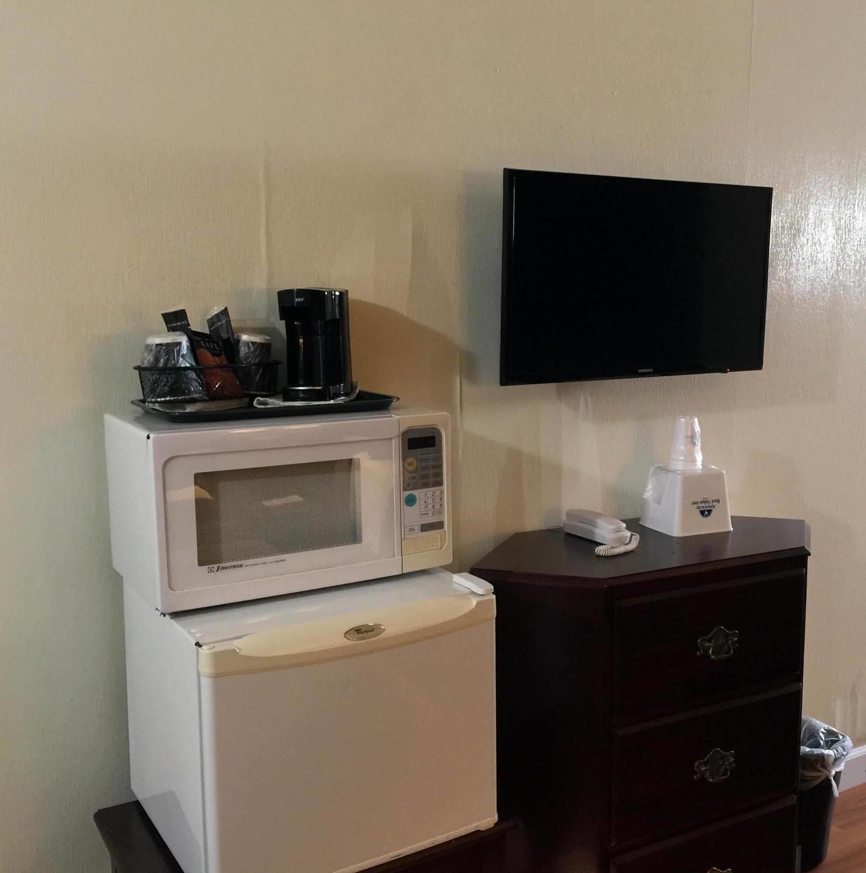 Americas Best Value Inn & Suites Macon At Sunset Dr Экстерьер фото
